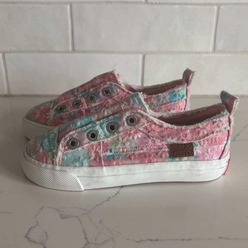 Blowfish Pink Floral Shoes Size 10